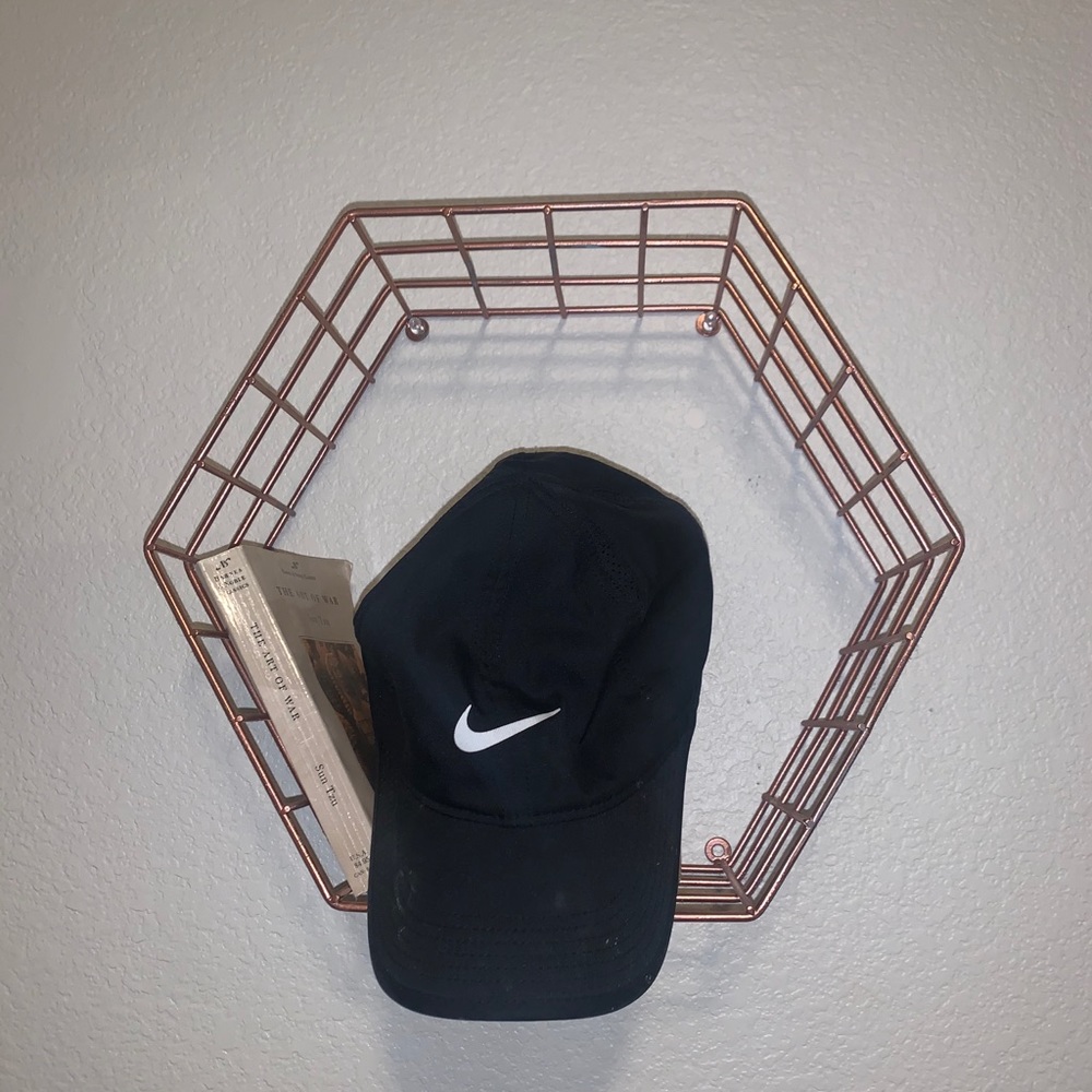 Black and white nike hat